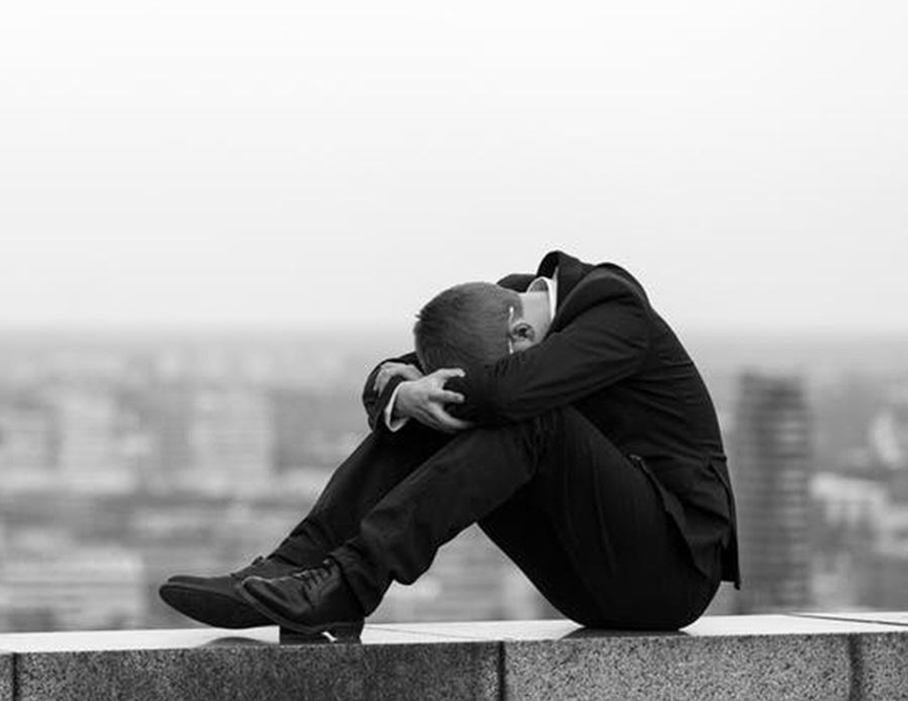 افسردگی چیست، چه علائمی دارد و راه‌های پیشگیری و درمان آن کدام است؟